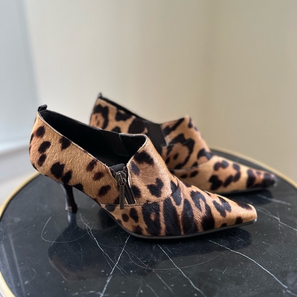 Donald J Pliner Leopard Booties size 8-1/2 - Picture 5 of 8